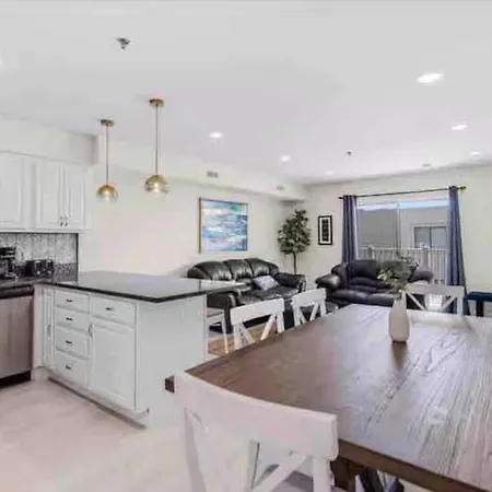 Modern Renovated Condo - 90 Steps To Beach - Ocmd