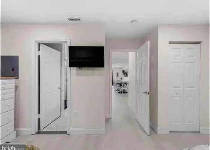 Modern Renovated - 90 Steps To - Ocmd Aparthotel *